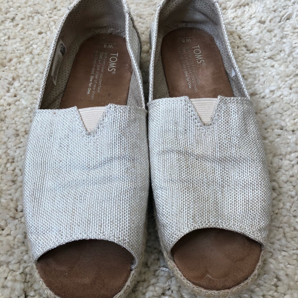 Toms open toe slip on. Size 8